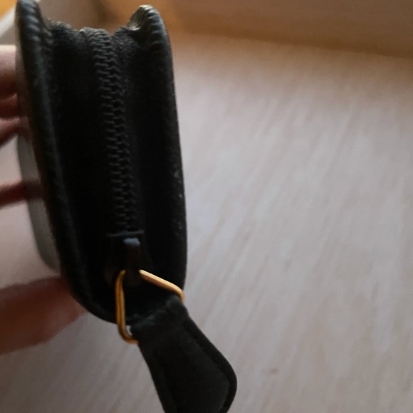 Unisex Montblanc black and red zippered pen case. Holds 2 pens - Picture 4 of 8